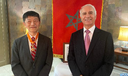 توشيح السفير الياباني السابق بالمغرب السيد تاكاشي شينوزوكا بالوسام العلوي من درجة قائد