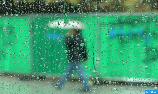 زخات مطرية رعدية قوية مرتقبة اليوم الإثنين بعدد من مناطق المملكة (نشرة إنذارية)