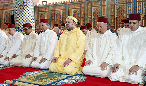 SM le Roi, Amir Al Mouminine, accomplit la prière du vendredi à la mosquée Ibn Al Bannae Al Mourrakouchi à Marrakech