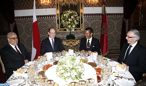 SAR le Prince Moulay Rachid préside un dîner offert par SM le Roi en l’honneur de SAS le Prince Albert II de Monaco