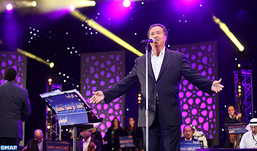 Mawazine clôture sa programmation orientale sur les notes khaliji avec un concert époustouflant de l'”artiste de l’Arabie” Mohamed Abdou