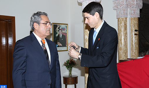 Un ancien ambassadeur du Pérou à Rabat décoré du ouissam Alaouite de l’ordre de grand officier