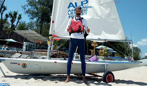 Le marocain Yassine Darkaoui se lance dans le golfe de Thaïlande pour le record du monde de traversée en voile