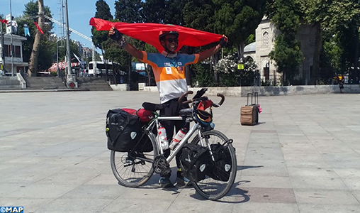 En route pour la Mecque, le voyageur marocain Karim Mosta fait escale à  Istanbul, un périple qui exige détermination et résistance | MAP Express  MAP Express
