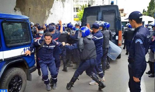 Algérie : prison ferme pour une trentaine de manifestants arrêtés vendredi (ONG)
