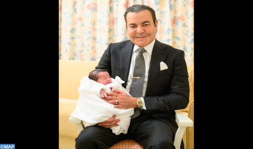 Naissance dans le foyer de SAR le Prince Moulay Rachid d’un nouveau-né que SM le Roi a baptisé du nom de SA le Prince Moulay Abdeslam (porte-parole du Palais Royal)
