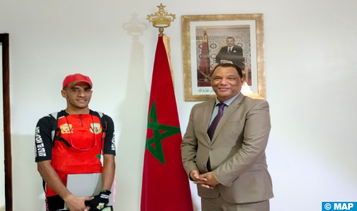 Le cycliste marocain Ayad El Mouftahi arrive à Dakar, 2-ème étape d’un périple à travers 3 continents