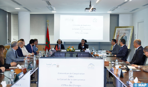 Rabat : Le Conseil de la Concurrence et l’Office des Changes signent une convention de partenariat